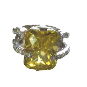 Gorgeous a lime green Cubic Saccone Rock ring.